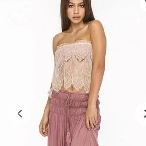 NWT Indah Desert Star Antique Lace Top size small/medium